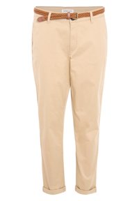 Chinos beige avec une ceinture en cuir tressé marron. Matière en coton au toucher lisse, présentant une coupe classique et des poignets retroussés.
