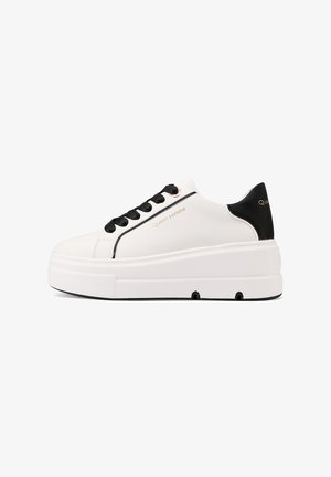Queen Helena, Sneakers basse - nero