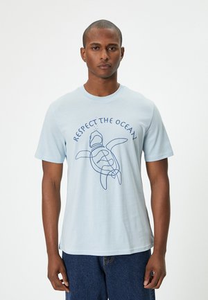 - T-shirt z nadrukiem