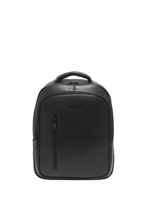 Zwarte leren rugzak met bovenhandvat, voorvak met verticale rits en afgeronde rechthoekige vorm op een witte achtergrond.