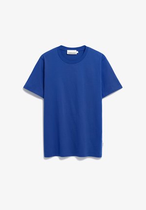 T-shirt met korte mouwen en ronde hals van felblauwe katoenstof. Gladde textuur met een label aan de linkerbovenhoek van de zoom. Eenvoudig ontwerp, zonder patronen.