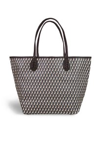 Borsa tote intrecciata con un motivo geometrico in crema, blu navy e grigio. Accenti in pelle marrone scuro e manici doppi per il trasporto.