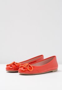 Pretty Ballerinas Klassischer Ballerina - orange
