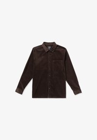 Camisa de pana marrón de manga larga, con frente abotonado y bolsillo en el pecho. Presenta un tejido texturizado y un diseño de cuello clásico.