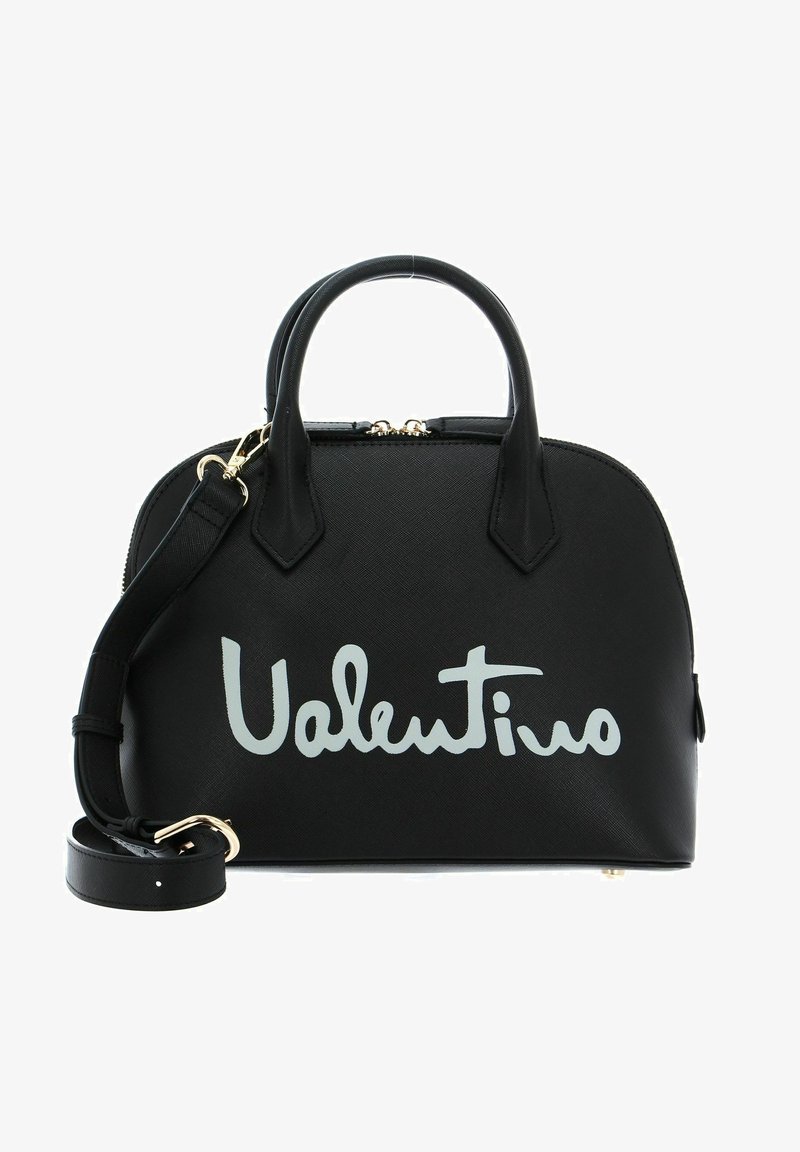 Sac à main noir en matériau texturé avec deux poignées et une bandoulière amovible. Présente un grand logo blanc "Valentino" à l'avant.