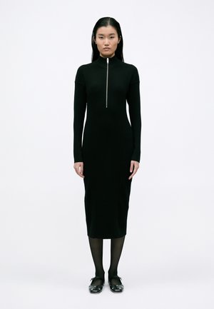 ROBE - Svetríkové šaty - black