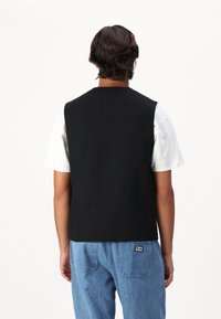 New Era UTILITY VEST - Vest - black