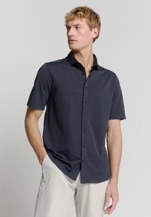 Marineblauw overhemd met korte mouwen, gemaakt van een soepele stof, met een gestructureerde kraag, knoopsluiting aan de voorkant en een getailleerde pasvorm.