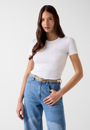 Guess NEW SS CN MINI LOGO TEE - T-shirt basique - weiß
