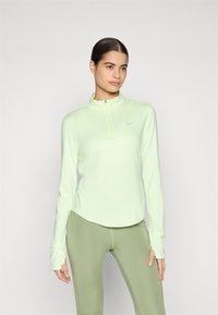 Nike Performance - SWIFT TOP - Topper langermet - barely volt/reflective silver Miniatyrbilde 1