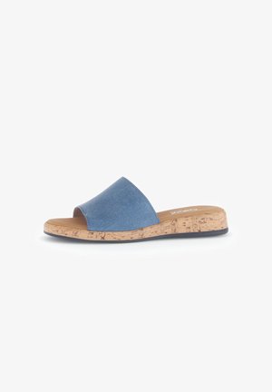 Slide sandalen met een blauwe gestructureerde bovenkant en een kurken tussenzool. Open ontwerp met een ronde neus en een platte zwarte rubberen zool.