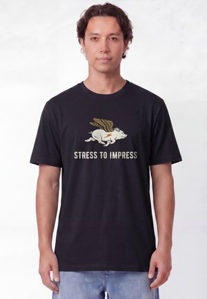 watapparel, STRESS TO IMPRESS UNISEX - Print T-shirt - black