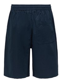 Shorts décontractés bleu marine avec taille élastique et une poche plaquée unique sur le côté droit, en tissu léger.