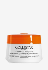 Hvid beholder med et orange låg med teksten "Collistar Milano Doposole - After Sun," designet til at fugte tør hud efter soleksponering.