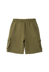 Pantaloni cargo color verde oliva con tessuto morbido, cintura elastica e due tasche laterali con patta. Design semplice, lunghezza a metà coscia.