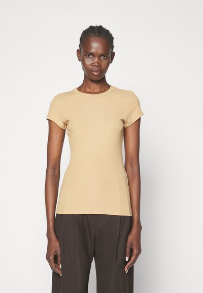 Filippa K FINE TEE - Pamata T-krekls - sand beige