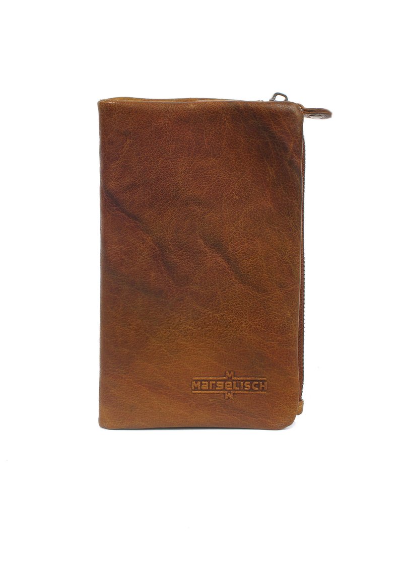 Pochette in pelle marrone con superficie texture, dotata di chiusura a zip e logo del marchio impresso nell'angolo in basso a destra.