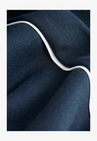 Valitud, navy