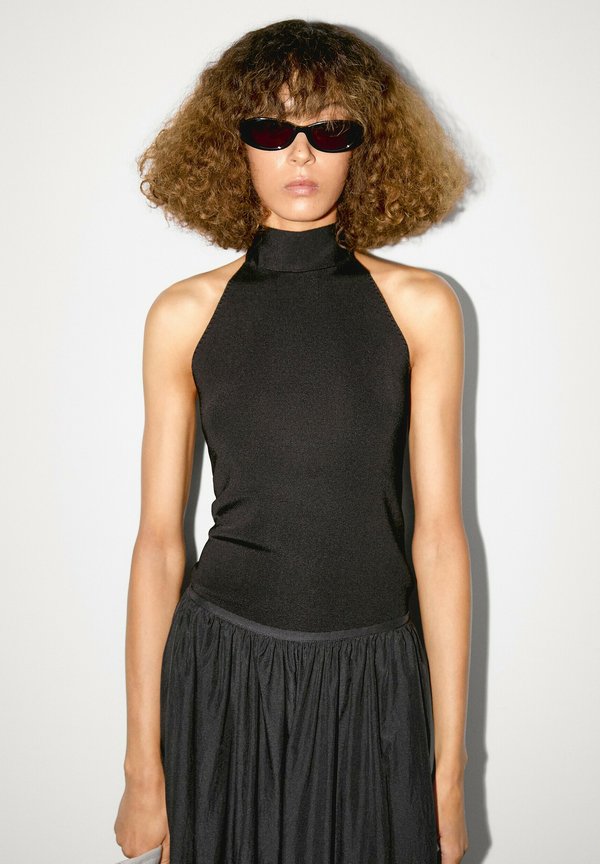 HALTER WITH TIED NECK DETAIL - Top