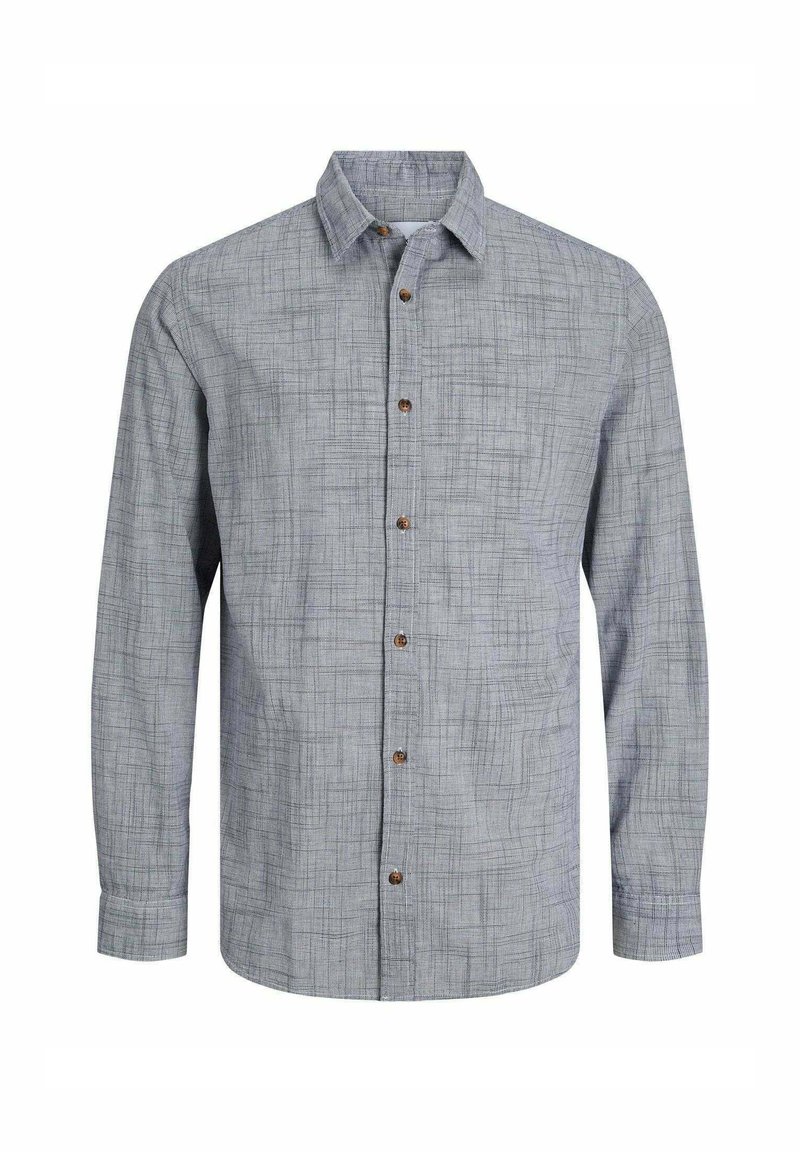 Camicia grigia con bottoni, caratterizzata da un motivo a check texture. Presenta un colletto, maniche lunghe e bottoni marroni lungo la parte anteriore.
