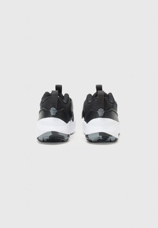 TEAM HUSTLE UNISEX – Basketballschuh