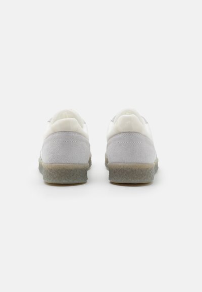MM6 Maison Margiela Sportcipő - white/sand