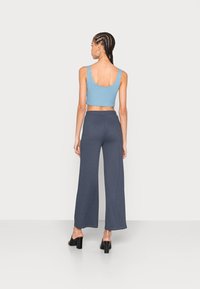 Pieces PCMOLLY PANTS - Calças - ombre blue