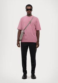 Filippa K RELAXED TROUSERS - Bukser - anthracite