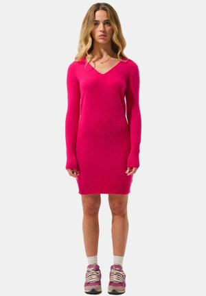 COL V - Fodralklänning - fuchsia