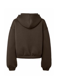 Σκούρο καφέ cropped hoodie με μακριά μανίκια, ελαστικά μανσέτες και κουκούλα με κορδόνι, εμφανίζεται από πίσω σε λευκό φόντο.