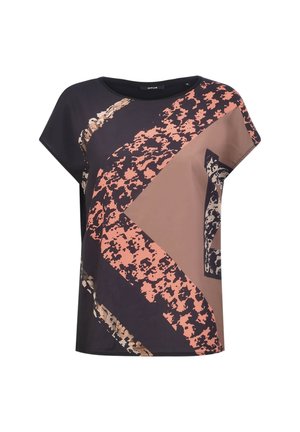 Kvindetop med korte ærmer og løs pasform, med abstrakte geometriske og plettede mønstre i sort, fersken, beige og taupe nuancer.
