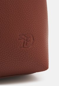 TOM TAILOR DENIM Rugzak - cognac