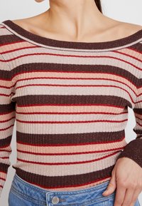 VILA Stickad tröja - mottled beige