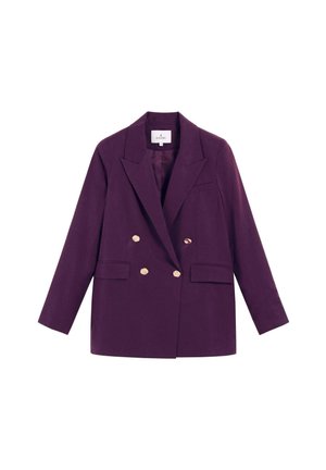 Blazer de doble botonadura en tela de un profundo color púrpura. Presenta botones en tono dorado, solapas muestradas y dos bolsillos frontales. Diseño clásico y a medida.