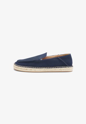Espadrillas blu navy slip-on con tomaia a trama intrecciata e suola in juta naturale cucita, viste di lato.