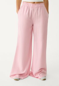 Stradivarius - FLOWING - Hlače - light pink Minijatura 1