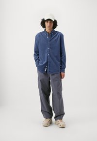 Carhartt WIP MADISON - Cămașă - blue/black