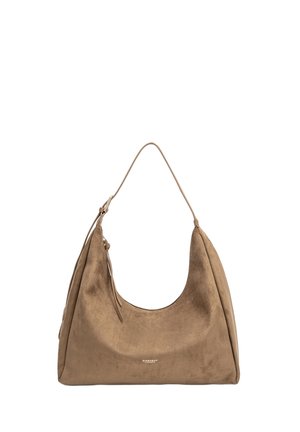 Grand sac à épaule en daim marron, avec une texture douce, en forme de croissant et une seule poignée supérieure ; présente un détail logo subtil à l'avant.
