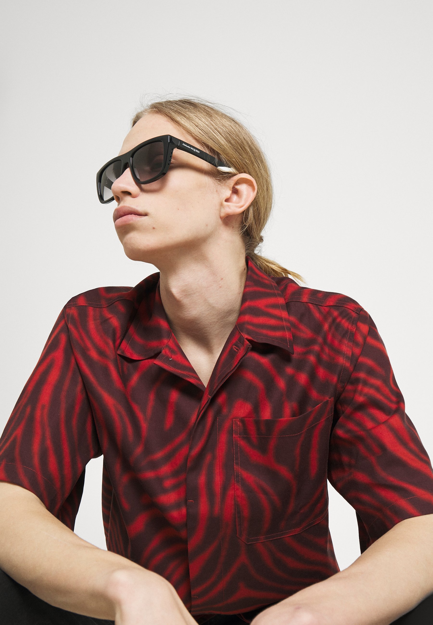 Alexander McQueen UNISEX - Occhiali da sole - black/grey/nero - Zalando.it