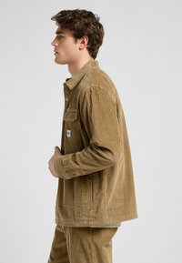Lee WORKWEAR - Chaqueta fina - dark khaki