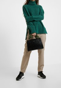 Vero Moda Strickpullover - mottled light green