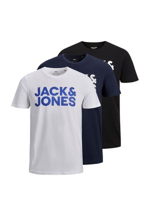 Drei kurzärmlige T-Shirts in Weiß, Navy und Schwarz, mit einem großen blauen "JACK & JONES" Logo auf der Vorderseite des weißen Shirts.