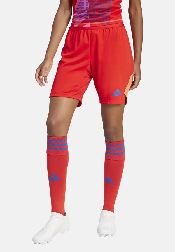 Kurze Sporthose - rot