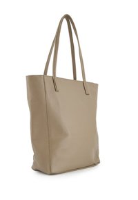 Beige gestructureerde leren tote bag met twee lange handvatten, rechthoekige vorm en minimalistisch ontwerp. Geen zichtbare hardware of extra accenten.