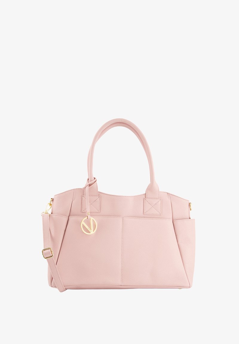 Sac à main rose clair avec un design structuré, matériau texturé, double anses, bandoulière ajustable, quincaillerie dorée et charme logo.