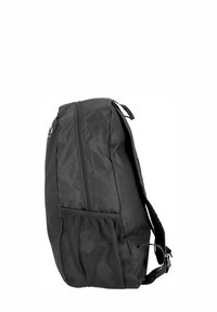 Sac à dos noir avec un extérieur en nylon lisse, fermeture éclair et une poche latérale en mesh. Comprend des bretelles rembourrées et une forme structurée.