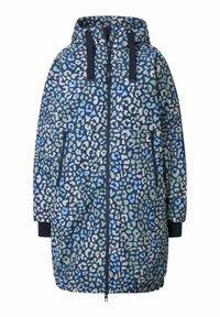 Dlouhá modrá bunda s kapucí a leopardím potiskem ve světle modré a krémové barvě. Má přední zip a postranní kapsy s elastickými manžetami.
