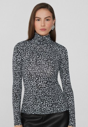 Langärmliges Turtleneck-Oberteil mit Leopardenmuster in Hellblau und Schwarz, aus dehnbarem Material gefertigt, mit taillierter Passform und hohem Ausschnitt.