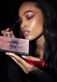 Smashbox SUPER FAN MASCARA - Ripsiväri - black