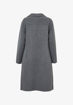 Lungo cappotto grigio in lana con un semplice design posteriore, taglio dritto e maniche lunghe, mostrato di schiena su uno sfondo bianco.